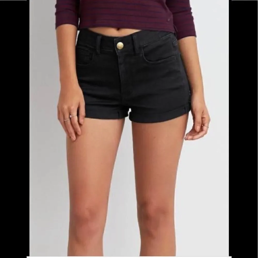 EXCELLENT CONDITION WOMEN’S SIZE 6 AMERICAN EAGLE HI-RISE SHORTIE BLACK SHORTS